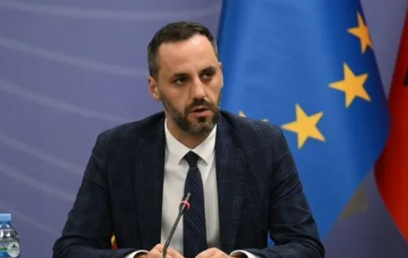 Amnistia e fundvitit/ Ministri Lamallari zbulon kriteret dhe kush janë të burgosurit që do të lirohen (VIDEO)