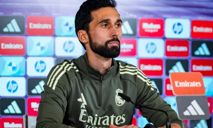 Arbeloa, trajneri i ri i Real Madridit. Ish-i i Barçës e kritikon: Nuk arrin as te qafa e Xabi Alonso