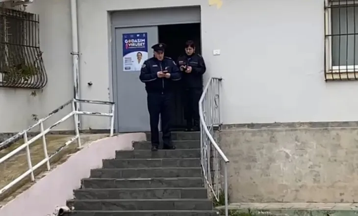 Arratisja/ Altin Ndoci doli nga spitali i Durrësit me xhup të zi, në parking e priste Audi A7 i bardhë