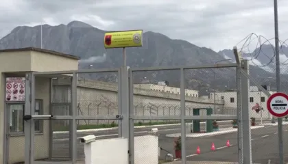 Arratisja e Altin Ndocit trazon burgjet: Transferohen urgjentisht 90 të dënuar nga Fushë-Kruja në Peqin