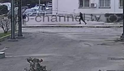 Arratisja si në filma/ U iku nga duart, efektivi qëlloi me armë për ta ndaluar Ndocin, ky është momenti kur largohet me vrap