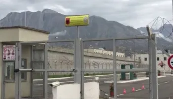 Arratisja spektakolare e Altin Ndocit/ 90 të dënuar me rrezikshmëri të lartë transferohen nga Fushë-Kruja për në Peqin