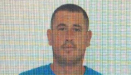 Arratisje spektakolare nga spitali që po mjekohej/ Reagon Drejtoria e Burgjeve: Ky është Altin Ndoci