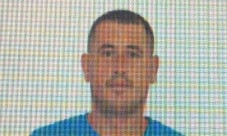 Arratisje spektakolare nga spitali që po mjekohej/ Reagon Drejtoria e Burgjeve: Ky është Altin Ndoci