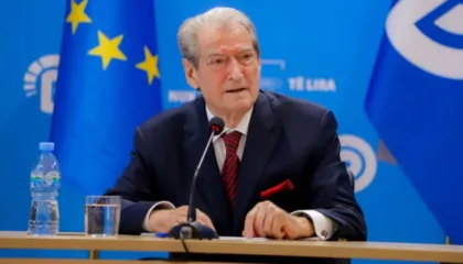 “Arresti shtëpiak ishte i tejzgjatur”, Kushtetuesja i jep të drejtë kreut të PD