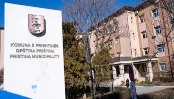 Arrestohen tre zyrtarë të Komunës së Prishtinës për ryshfet dhe keqpërdorim të detyrës