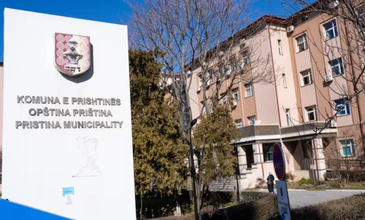 Arrestohen tre zyrtarë të Komunës së Prishtinës për ryshfet dhe keqpërdorim të detyrës