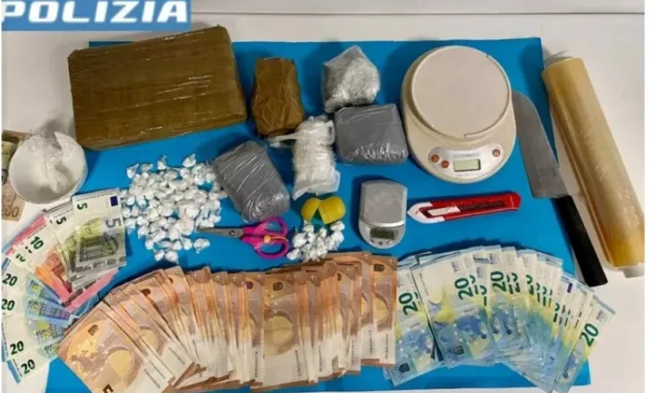 Arrestohet në Ankona një 35-vjeçar shqiptar me rreth 2.5 kilogramë kokainë