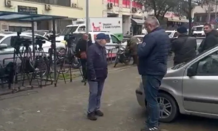 Artan Hoxha dorëzon në SPAK audio-përgjimin origjinal për 21 janarin