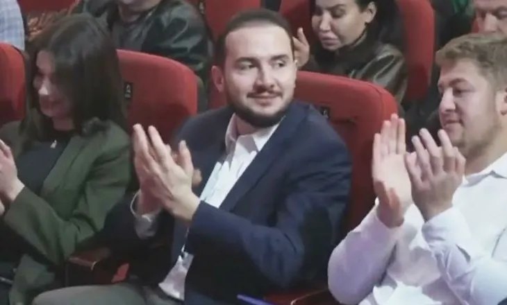 “As bora, as shiu nuk e pengon këtë vullkan”/ Salianji ndez sallën në Korçë