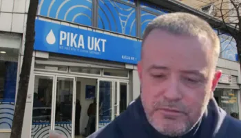 “As unë s’jam larë si ju”/ U “përball” me krizën e ujit në Vlorë dhe protestën e qytetarëve, Flauers Shoshi emërohet në krye të UKT