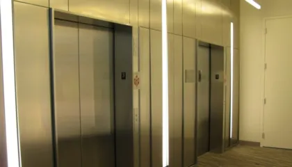 Ashensorë pa kontroll? ISHMT ngre alarmin për sigurinë në pallate dhe ambiente pune