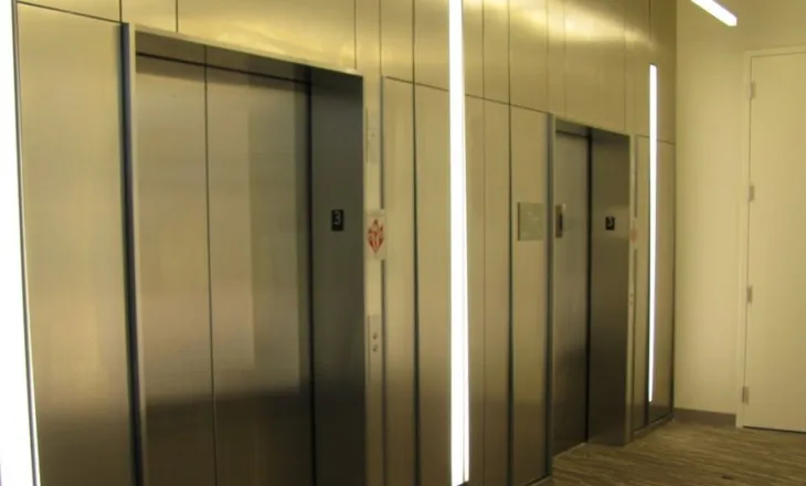 Ashensorë pa kontroll? ISHMT ngre alarmin për sigurinë në pallate dhe ambiente pune