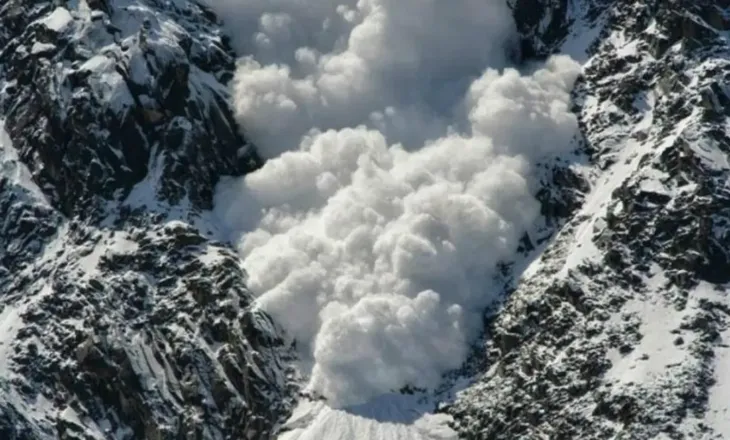 Austri/ Tre skiatorë bllokohen nga orteku, ndërrojnë jetë