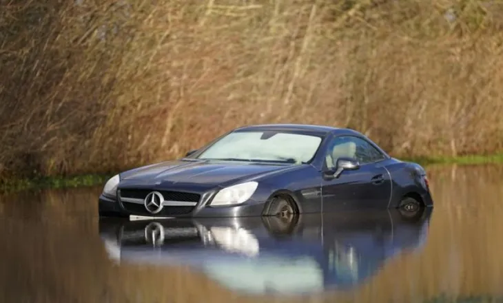 Automjeti i përmbytur? Ja hapat që duhet të ndiqni menjëherë