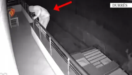 Autor i pesë vjedhjeve në Durrës, pranga 29-vjeçarit/ Me maskë, doreza dhe pistoletë, si i kryente grabitjet i riu