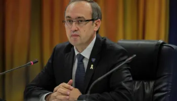 Avdullah Hoti shpall kandidaturën për kryetar të LDK’së