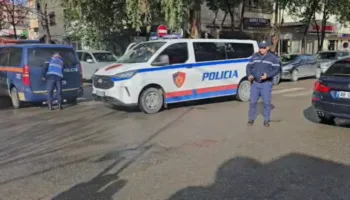 Babai goditi me thikë vajzën në Durrës, mbetet i plagosur edhe një kalimtar