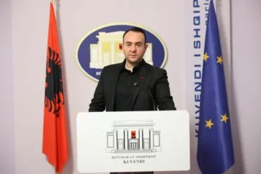 “Babëzi, e korrupsion”/Balliu: SHBA dhe BE masa ndaj Shqipërisë pas skandalit tek AKSHI, bashkë më 24 janar në protestë