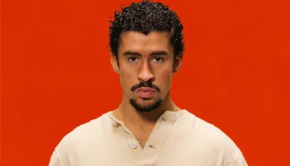 Bad Bunny në qendër të vëmendjes për romancën e re, kush është partnerja e tij?