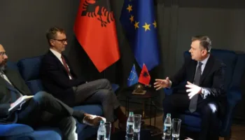 Balla  takim ‘kokë më kokë’ me ambasadorin e BE-së,  ja fokusi i diskutimeve