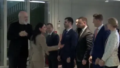 Balluku i jep certifikatën kompanisë amerikane CWP, për ndërtimin e parkut 600 MW në Tropojë