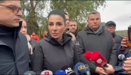 Balluku inspekton situatën në Fier: Paketë dëmshpërblimi për banesat dhe bujqësinë