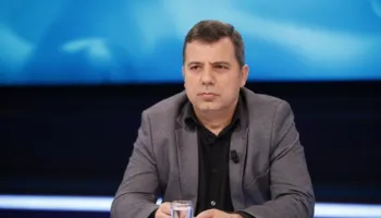 “Balluku po mban peng drejtësinë”, Abilekaj shpërthen ashpër: Qeveria vjedh votën, mbyt drejtësinë dhe mbron..