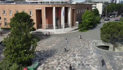 “Banka e zhvillimit, burim rreziku fiskal”, FMN: Duhet kuadër i fortë qeverisje, ekspertët: Të ndiqet shembulli i vendeve të tjera