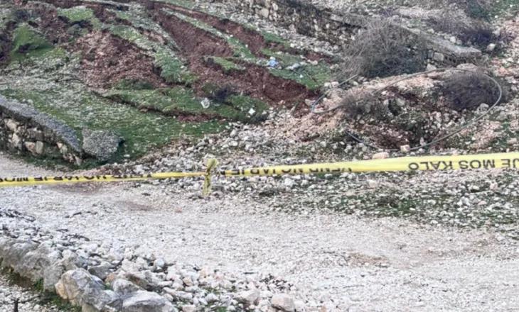 Banorët në Selenicë nisën të hapnin rrugën e bllokuar, policia vendos shiritin e sigurisë