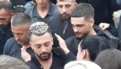 Banori i përmendi vdekjen e vëllait të Gjestit, Dj Gimbo i prerë: Mos e hap këtë temë