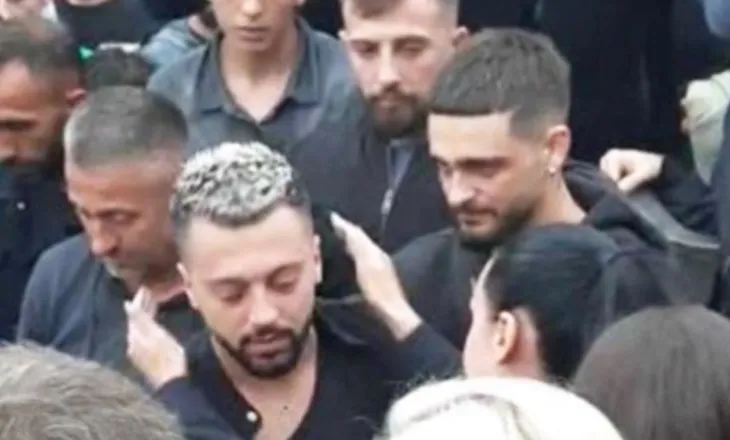 Banori i përmendi vdekjen e vëllait të Gjestit, Dj Gimbo i prerë: Mos e hap këtë temë