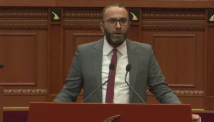 Bardhi: Jemi pro anëtarësimit të Shqipërisë në ‘Bordin e Paqes’, por PS po shkel Kushtetutën