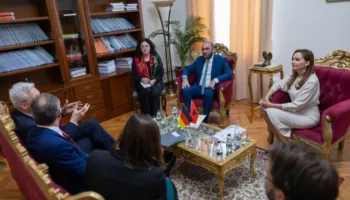 Bardhi me Ministrin gjerman për Europën: Jetike për Shqipërinë lufta ndaj korrupsionit dhe lidhjeve të qeverisjes me krimin e organizuar