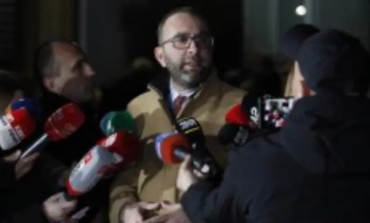 Bardhi: Peleshi ‘zyrtarizoi’ bunkerizimin, Balluku duhet të ishte në burg jo në Kuvend