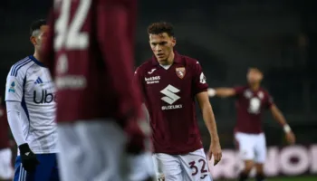 Baroni “fshin” Asllanin, Torino i bën dalje mesfushorit kuqezi