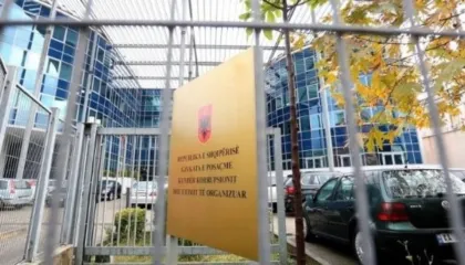 Bashkëpunëtor në vrasjen e dy vëllezërve, GJKKO lë në burg 37-vjeçarin që u ekstradua nga Zvicra