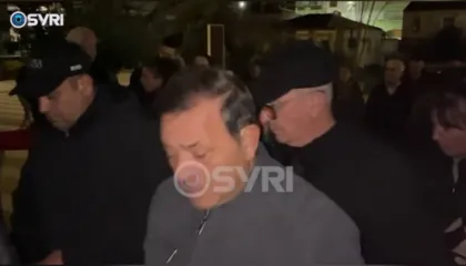 Bashkia njofton mbylljen e tregut në Vlorë/ Rreth 200 tregtarë në protestë: Votat na i morët, tani nuk na doni…