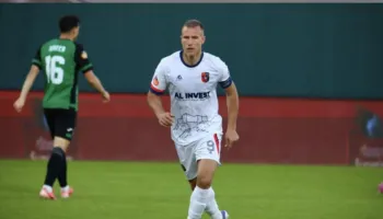 Bekim Balaj nuk njeh moshë, shkodrani i pari në garën për “Këpucën e Artë”. Ja lista