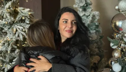 Belinda Balluku uron shqiptarët: Vit të paqtë, me ditë plot diell