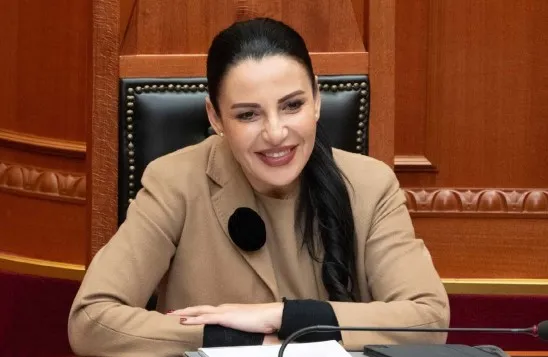 Belinda Balluku zotëron 300 apartamente dhe 2 jahte? SPAK hermetik për hetimet ndaj Belinda Ballukut, shtohen…