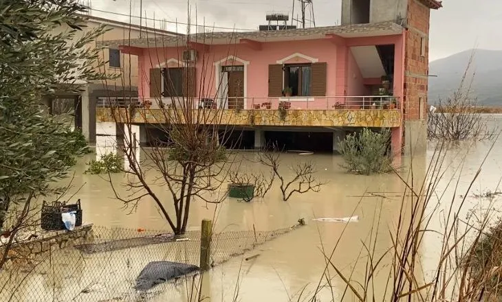 Berati nën ujë, 95 hektarë tokë bujqësore dhe 15 banesa të përmbytura