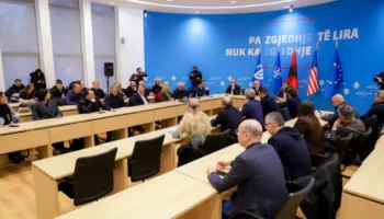 Berisha: Administrata po dërgon një fluks të madh denoncimesh tek Arben Ahmetaj dhe kjo e ka tmerruar Edi Ramën