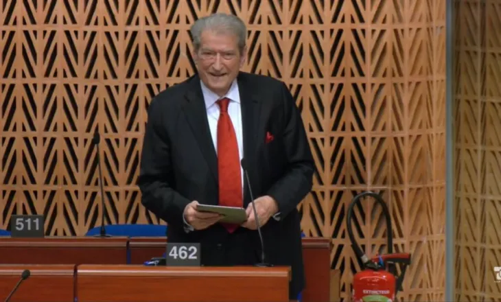 Berisha denoncon Ramën në Strasburg, drejtuesja e seancës në Këshillin e Europës i fik mikrofonin pas 2 minutash: Faleminderit shumë, nuk keni më përkthim