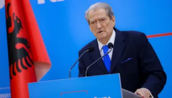 Berisha flet një ditë para protestës së opozitës: Qytetarët nesër i japin leksion Qeverisë, Rama të rrijë në zyrë nëse është burrë