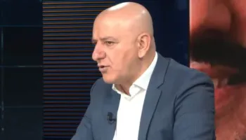“Berisha gënjeshtra demokratëve”/ Bejko: Ka frikë se i lënë sheshin bosh! Rama 3-4 hapa para në ‘lojën politike’