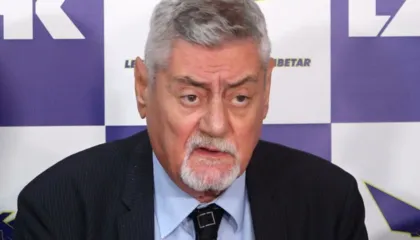 Berisha ka shpikur armiq të brendshëm