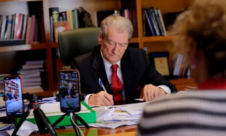 Berisha: Mbështetja ndërkombëtare për opozitën shqiptare një thirrje për revoltë kundër narko-regjimit