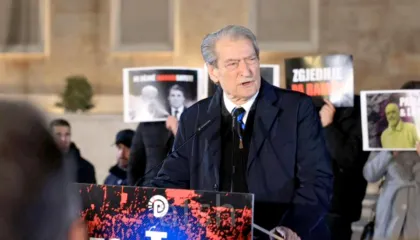 Berisha mbledh të premten aleatët për caktimin e protestës kundër qeverisë, Lapaj dhe Qori refuzojnë të marrin pjesë…