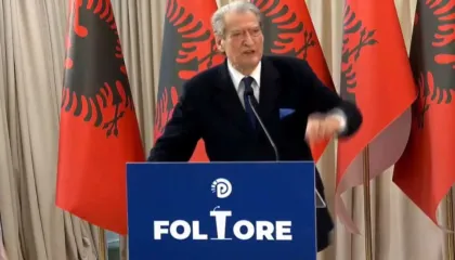 Berisha në “Foltore”-n e kuvendit të qytetarëve dhe deputeteve në Kombinat